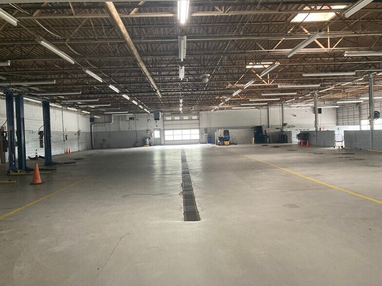 More Photos Of 7591 Annapolis Rd, Landover Hills Auto Dealership For Lease