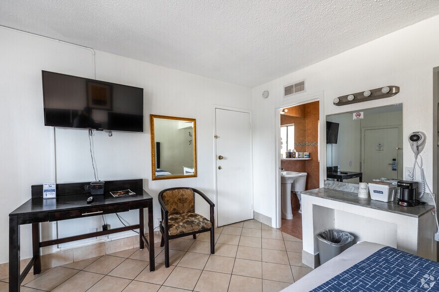 More Photos Of 2830 S Las Vegas Blvd, Las Vegas Hotel For Lease