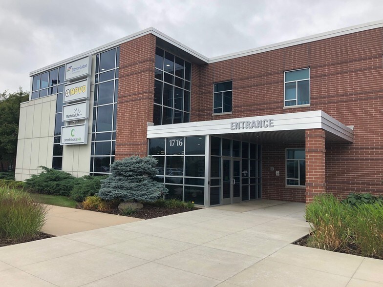 More Photos Of 1716 Lawrence Dr, De Pere Medical For Lease