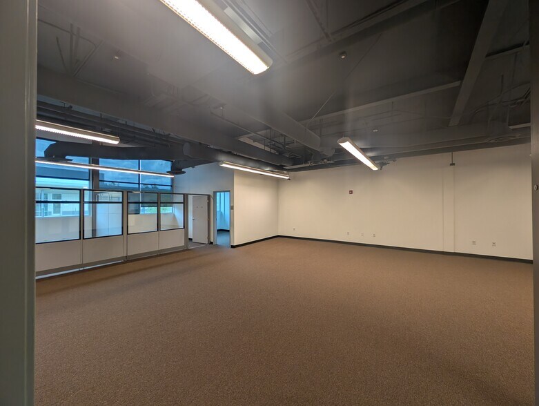 More Photos Of 3670 W Temple Ave, Pomona Office For Lease