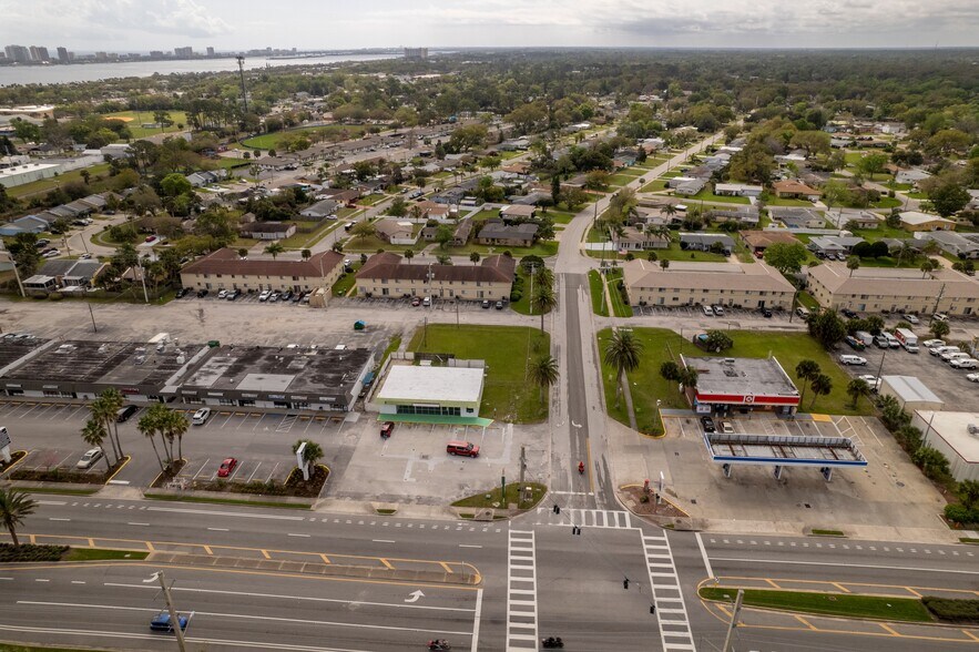 More Photos Of 599 Beville Rd, Daytona Beach General Retail For Sale