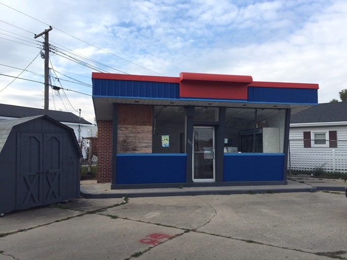 1401 W Winona Ave  