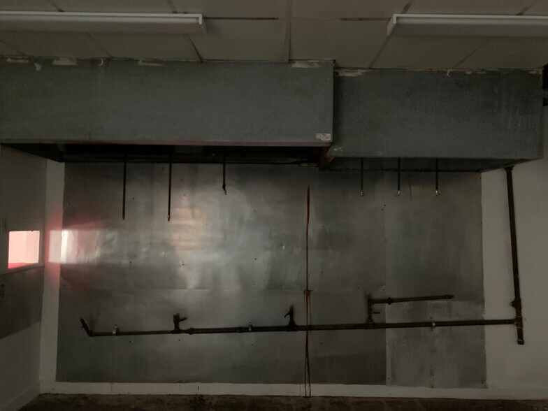 More Photos Of 2205 S Garrison Ave, Carthage Restaurant For Sale