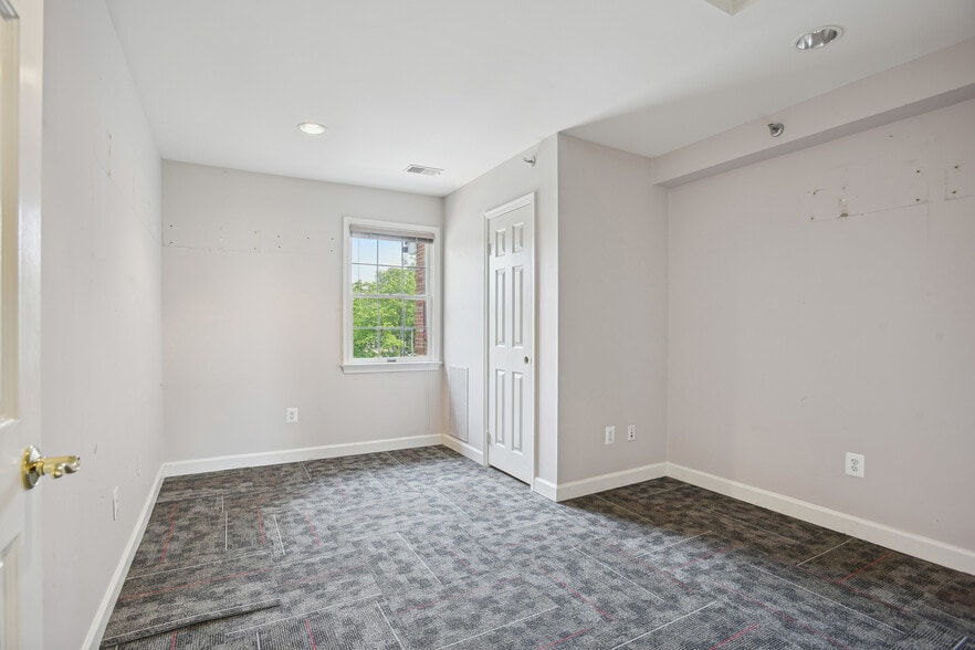 More Photos Of , Great Falls Office For Sale