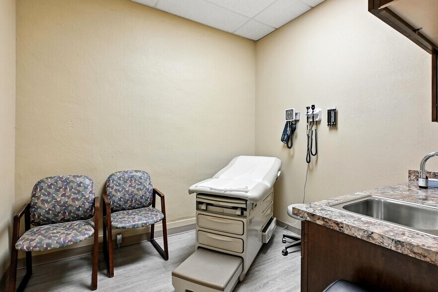 More Photos Of 110-114 W Grand River Ave, Webberville Storefront Retail Residential For Sale