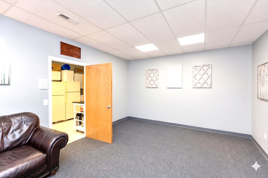 More Photos Of 230 Commerce Dr, Franklin Warehouse For Sale