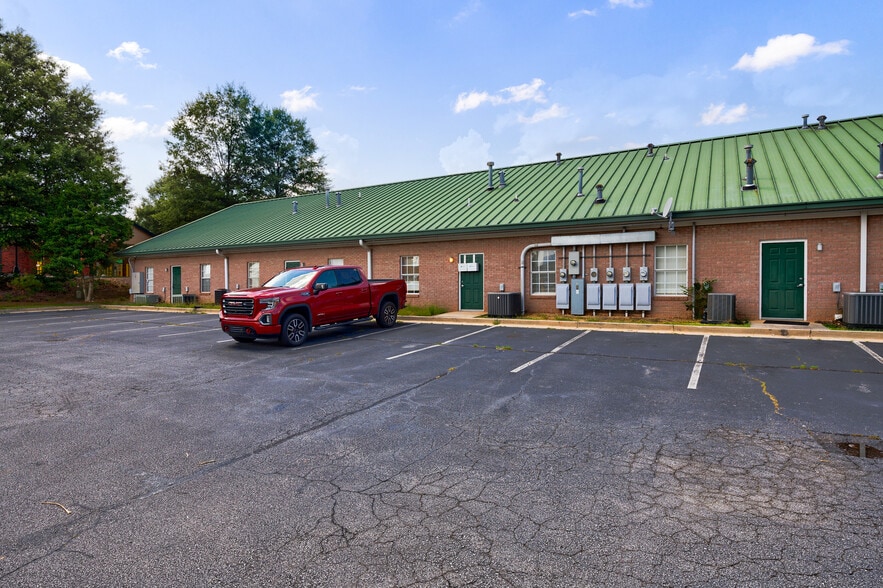 More Photos Of 111 Lee Byrd Rd, Loganville Medical For Sale