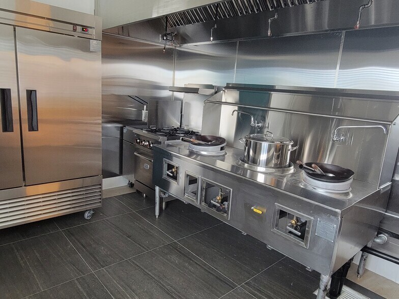 More Photos Of 14911 Pacific, Baldwin Park Restaurant For Lease