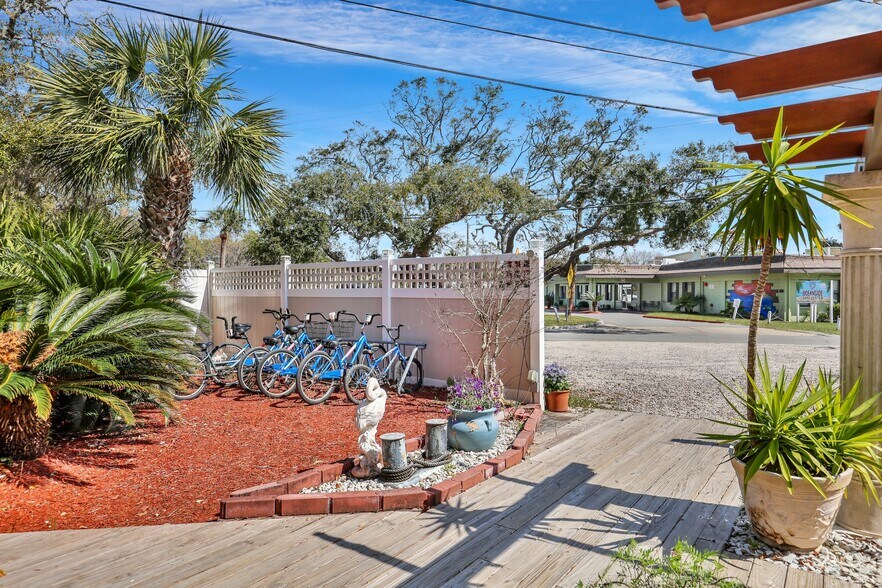 More Photos Of 24 Van Horne Ave, Tybee Island Hospitality For Sale