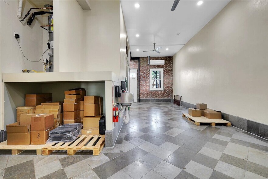 More Photos Of 228 1st St, Marysville Storefront Retail Residential For Sale