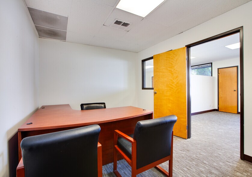 More Photos Of 440 Western Ave, Glendale Office For Lease
