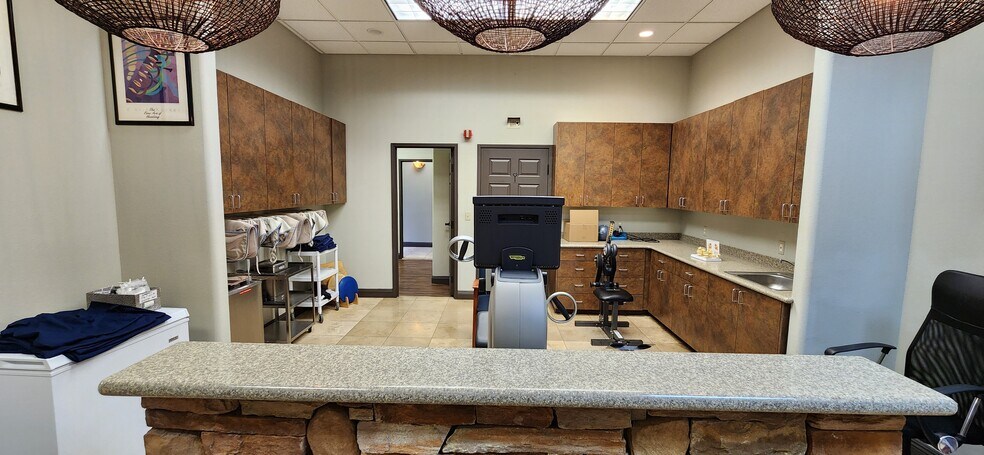 More Photos Of 2050 Mariner Dr, Las Vegas Medical For Sale