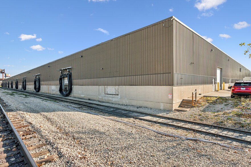 More Photos Of 7300 Santa Fe Dr, Hodgkins Distribution For Lease
