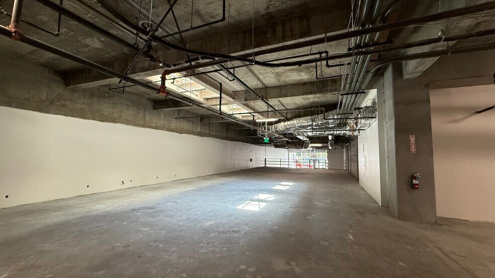 More Photos Of 9300 Wilshire Blvd, Beverly Hills Office For Sale