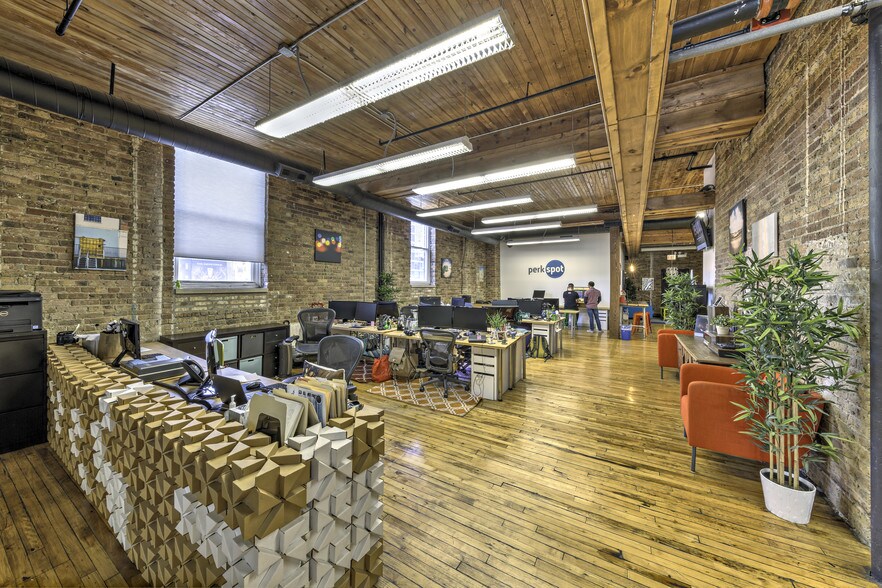 More Photos Of 216 W Ohio St, Chicago Loft Creative Space For Lease