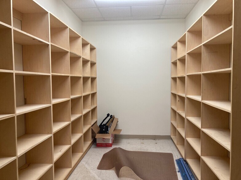 More Photos Of 2202-2336 S Park St, Madison General Retail For Lease