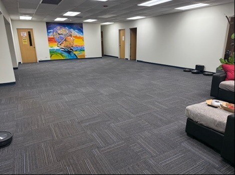 More Photos Of 425 Barclay Blvd, Lincolnshire Research And Development For Lease