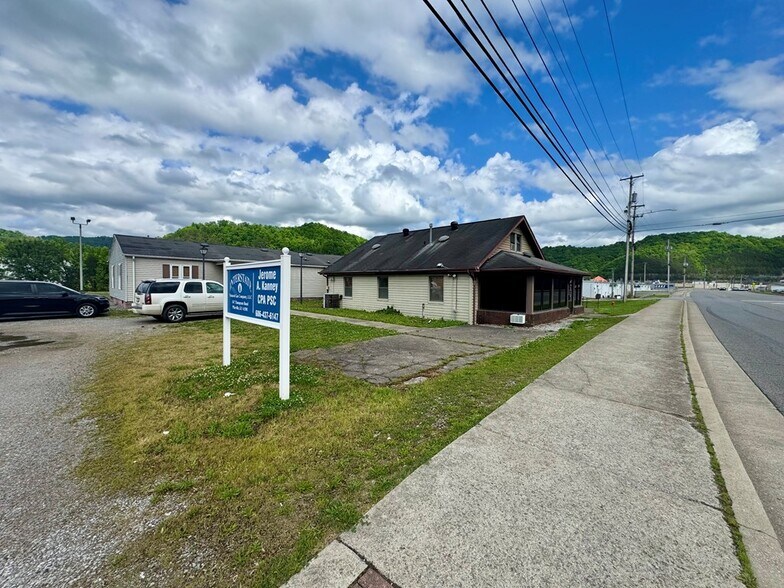 More Photos Of 347 Thompson Rd, Pikeville Office For Sale