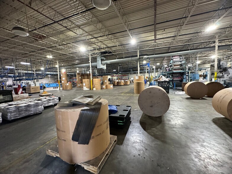 More Photos Of 311 W Central, Valdosta Manufacturing For Sale