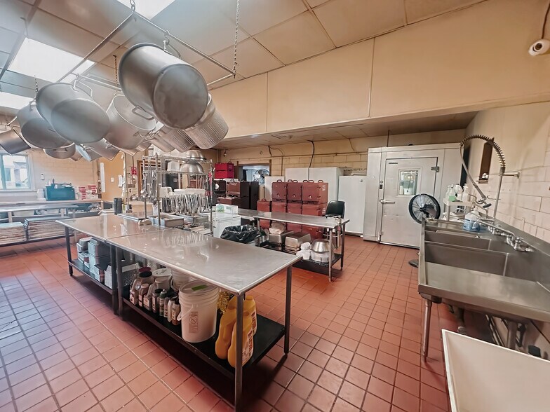 More Photos Of 16 Legion St, Republic Freestanding For Sale