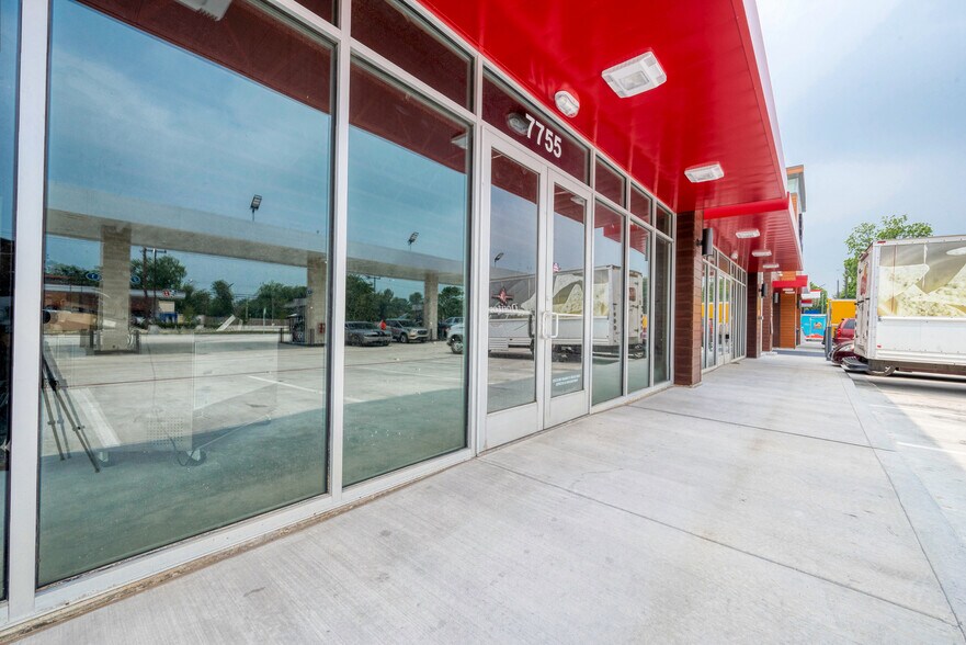 More Photos Of 7755 N Wayside Dr, Houston General Retail For Lease