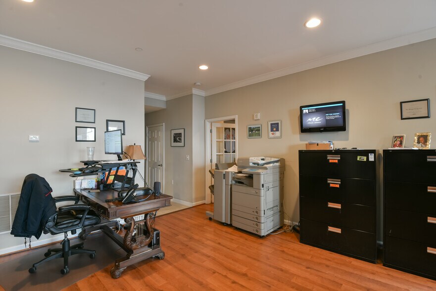 More Photos Of 23 Pierside Dr, Baltimore Apartments For Lease