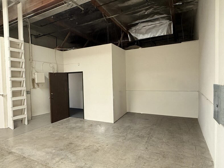 More Photos Of 4053 Calle Tesoro, Camarillo Warehouse For Lease