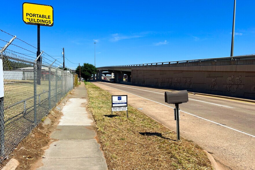 More Photos Of 231 Central Fwy E, Wichita Falls Land For Sale