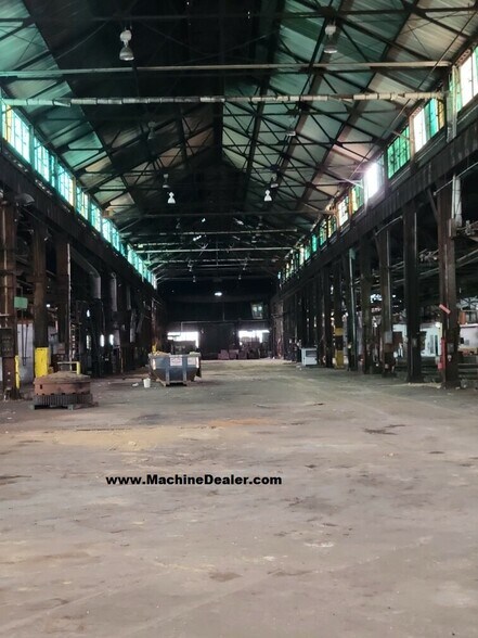 More Photos Of 411 S Windsor St, Muncie Industrial For Sale