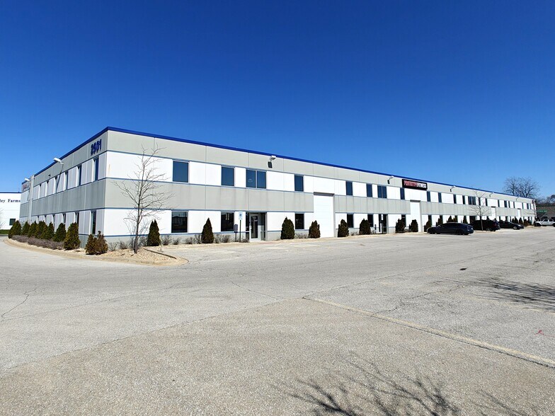 More Photos Of 2601 Beverly Dr, Aurora Light Manufacturing For Sale