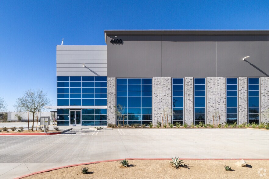 More Photos Of 4400 Patterson Ave, Perris Distribution For Lease