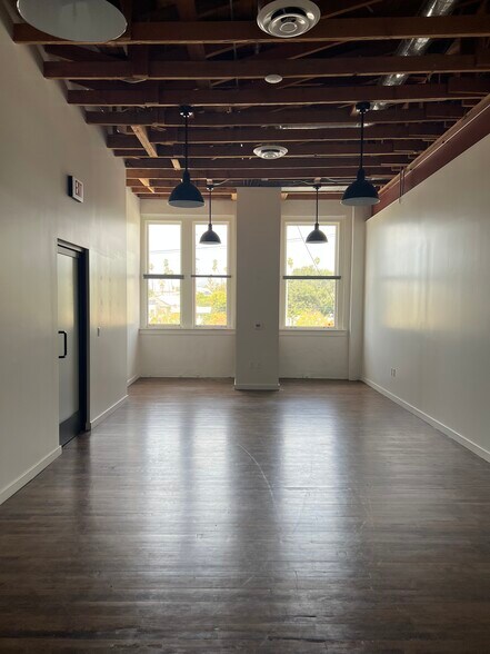 More Photos Of 5715-5717 N Figueroa St, Los Angeles Storefront For Lease