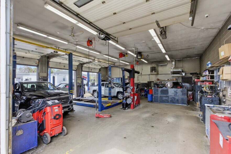 More Photos Of 50 John A Dunn Memorial Dr, Rockland Service Station For Sale