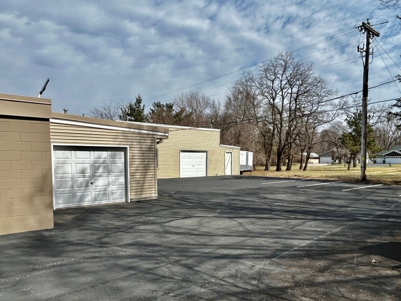 More Photos Of 8535 NE Central Ave, Blaine Office For Sale