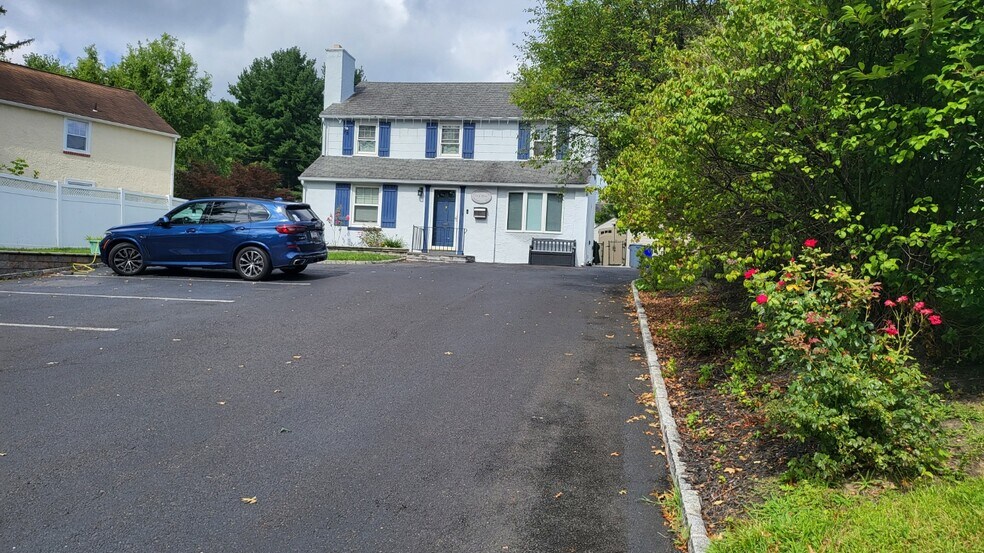 More Photos Of 419 N York Rd, Hatboro Office Residential For Sale