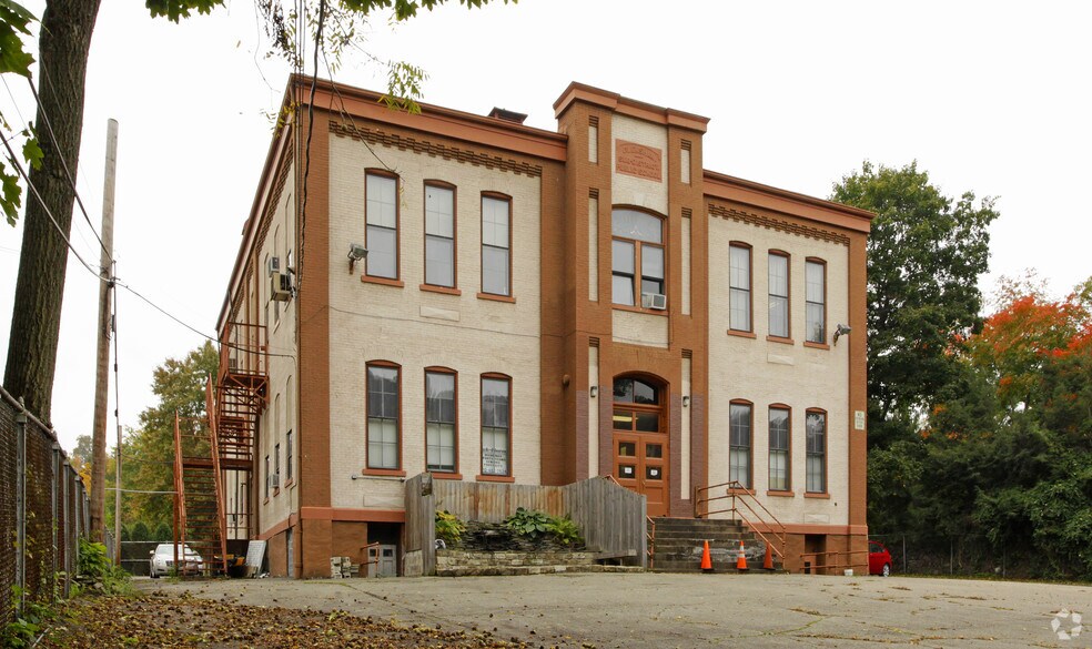 More Photos Of 1493 Old Butler Plank Rd, Glenshaw Office For Sale