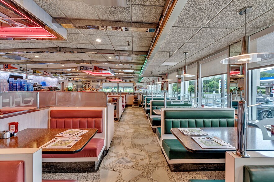 More Photos Of 1908 Old Route 17, Roscoe Restaurant For Sale