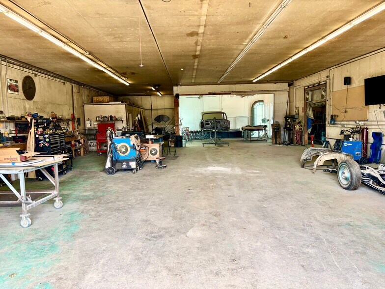 More Photos Of 3 Two Boys Ln, Plains Warehouse For Sale