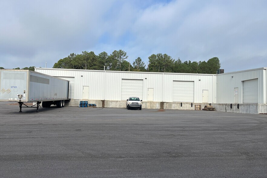 More Photos Of 670 Old Hull, Athens Flex For Lease