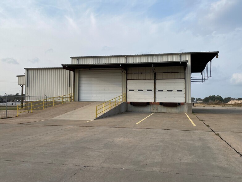 More Photos Of 140 Industrial Park Dr dr, Bay City Industrial For Sale