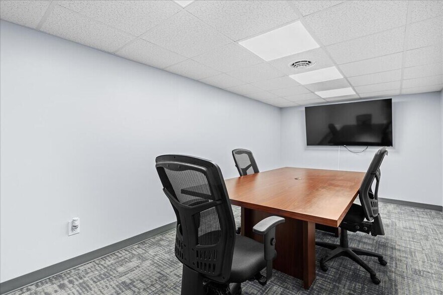More Photos Of 57 Mountain Rd, Halifax Office For Sale