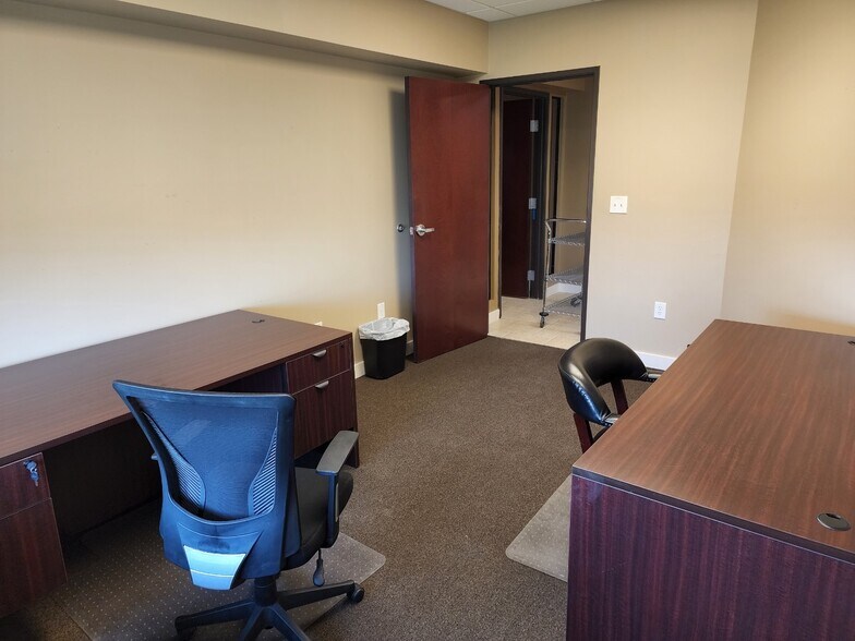 More Photos Of 401 Ranch Road 620 S, Lakeway Medical For Sale