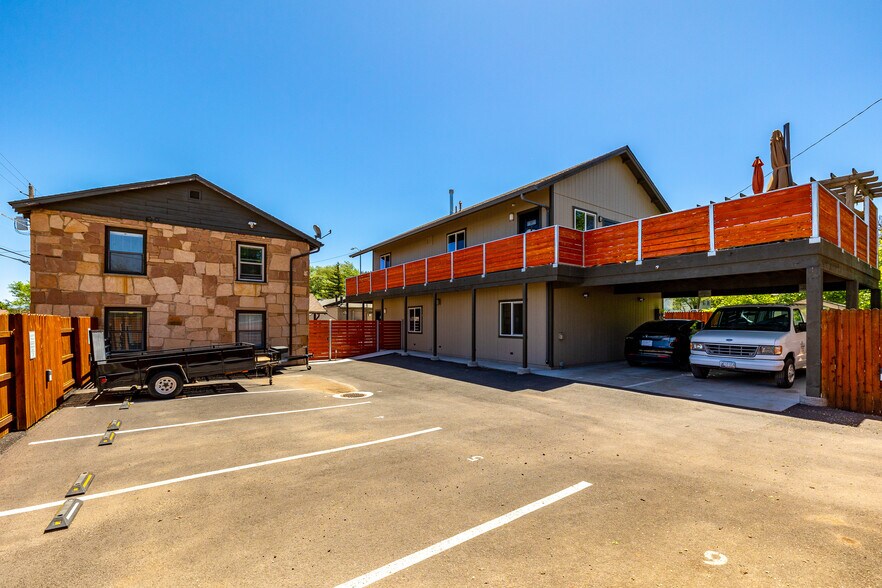 More Photos Of 116 S 1st St, Williams Office For Sale