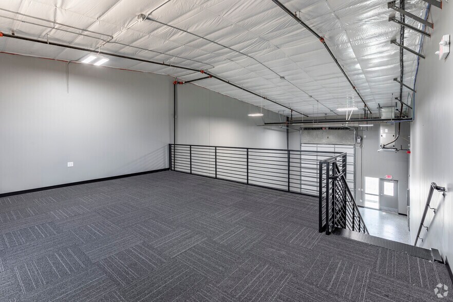 More Photos Of 7637 FM 3009, Schertz Light Distribution For Sale