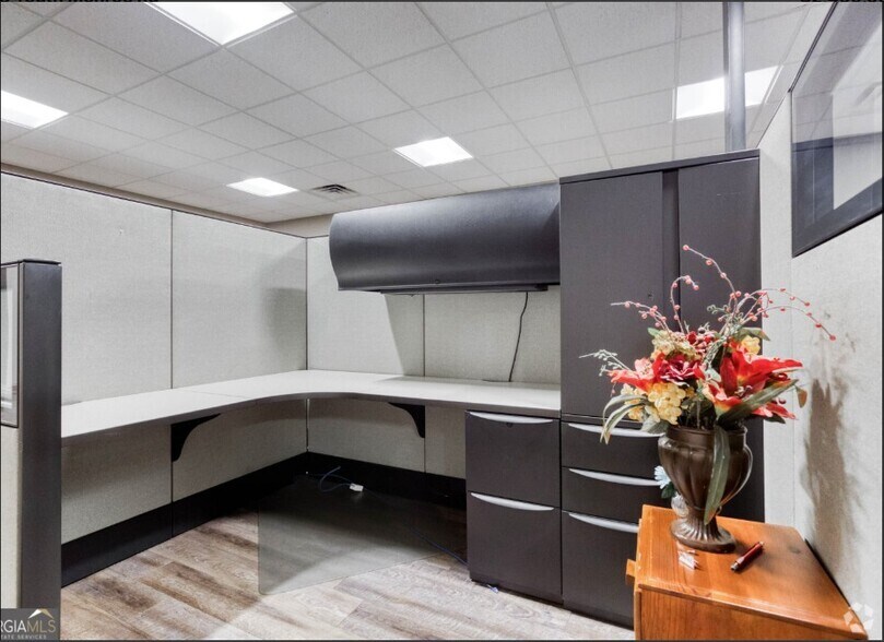 More Photos Of 1958 Youth Monroe Rd, Monroe Medical For Sale