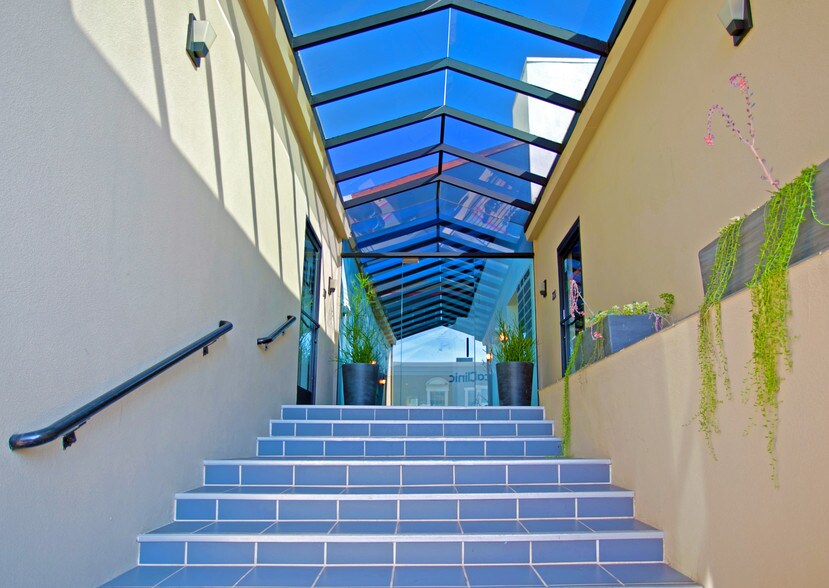 More Photos Of 2121 5th Ave, San Diego Office For Lease