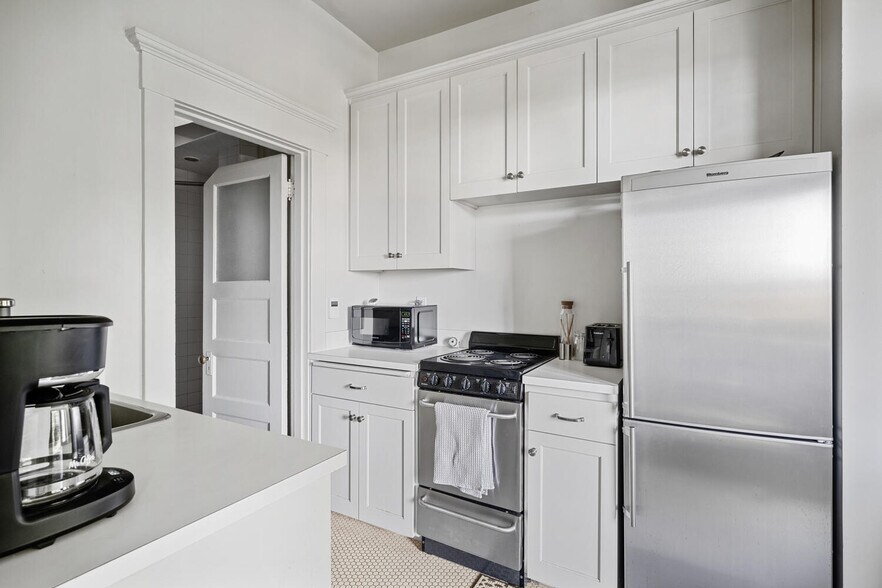 More Photos Of , Portland Multifamily For Sale