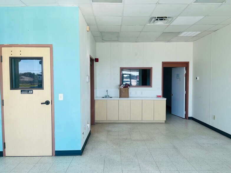 More Photos Of 8433 FM 1464, Houston Unknown For Lease