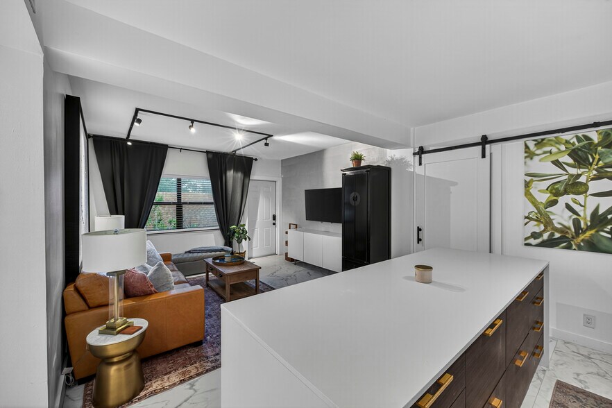 More Photos Of 1215 E Broward Blvd, Fort Lauderdale Apartments For Sale