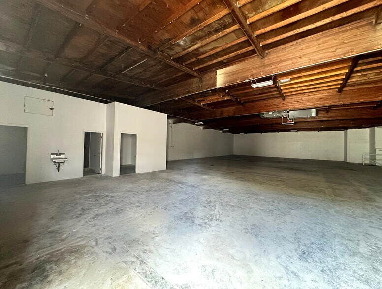 More Photos Of 12637 S Main St, Los Angeles Light Distribution For Sale